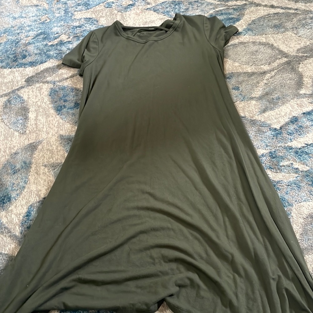 green dress